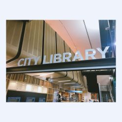 city uni library,Location and Accessibility